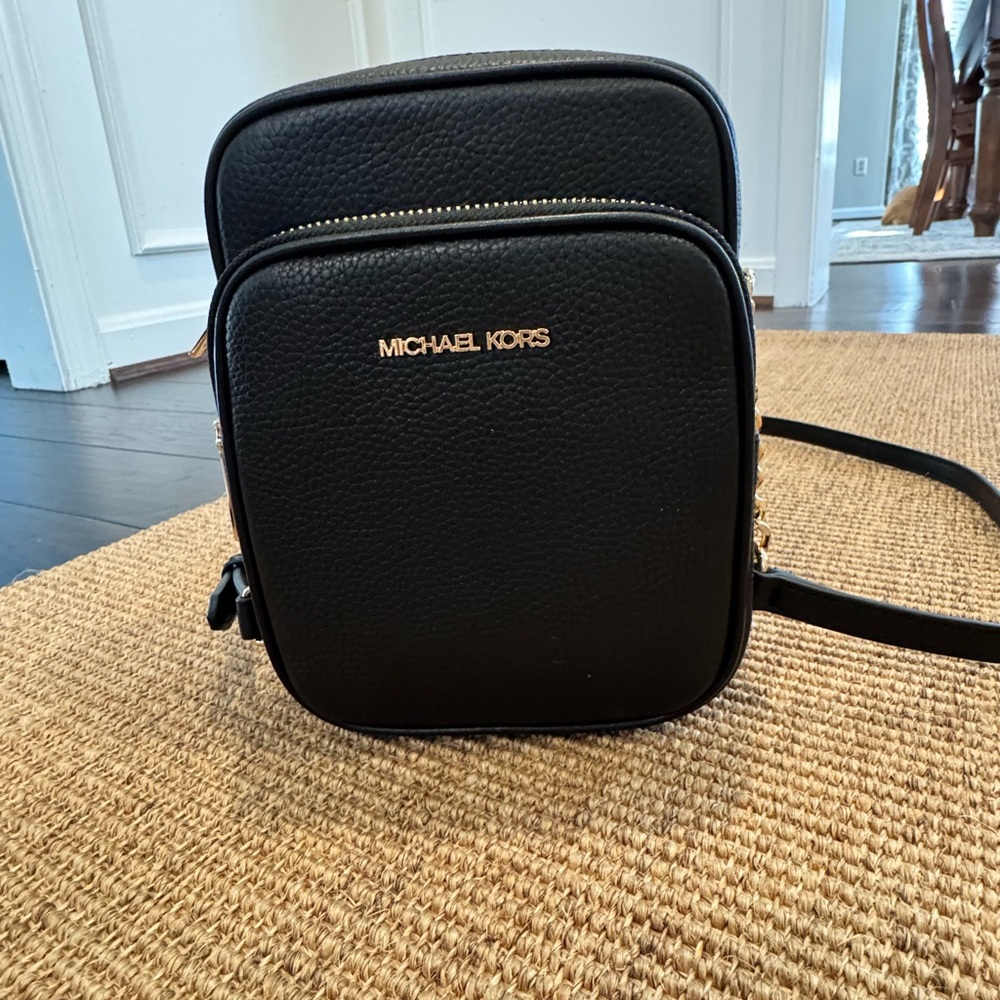 Michael Kors Jet Set Travel Medium Crossbody Bag